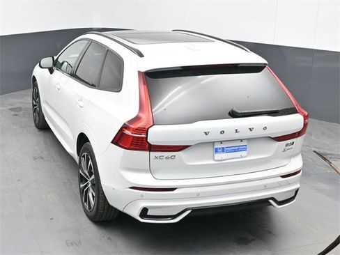 Used 2024 Volvo XC60 B5 Plus image 35
