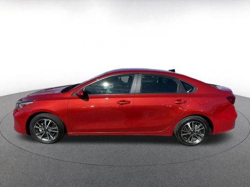 Used 2023 Kia Forte LXS image 8