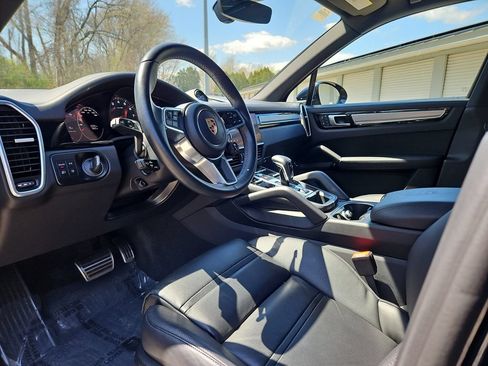 Certified 2023 Porsche Cayenne S Platinum AWD/4WD image 4