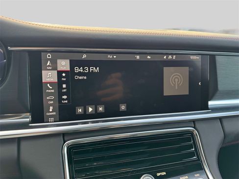 Used 2021 Porsche Panamera GTS image 12