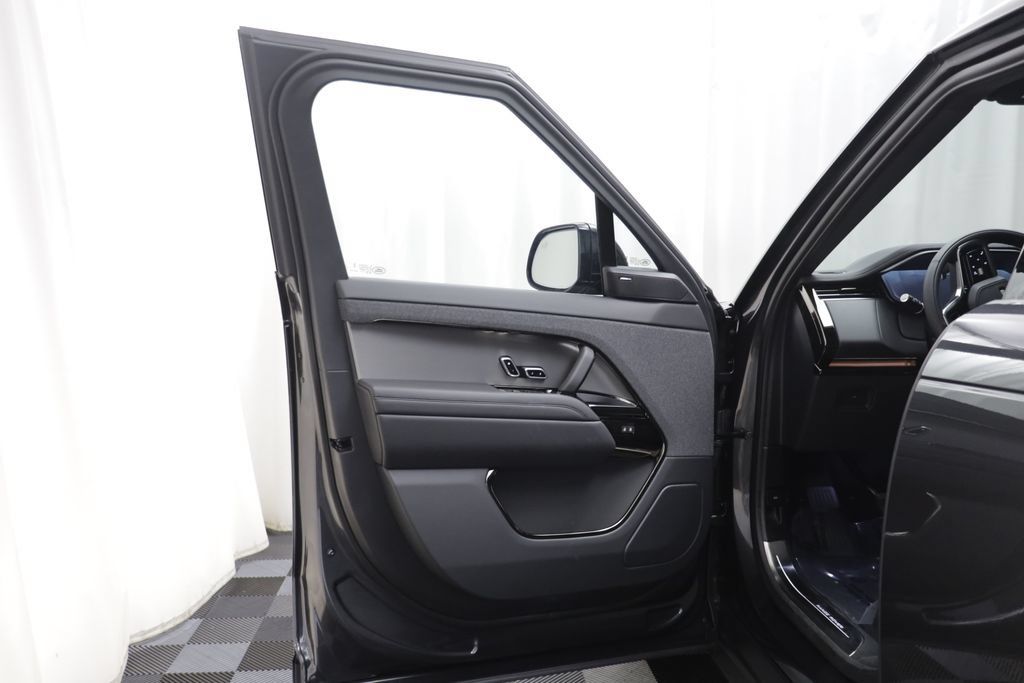 New 2026 Land Rover Range Rover Sport SE AWD/4WD image 5