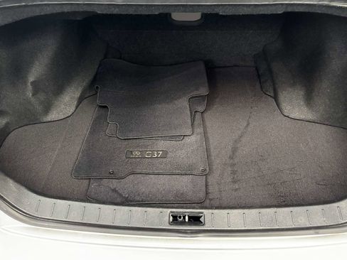 Used 2009 INFINITI G37 Journey w/ Premium Pkg image 29