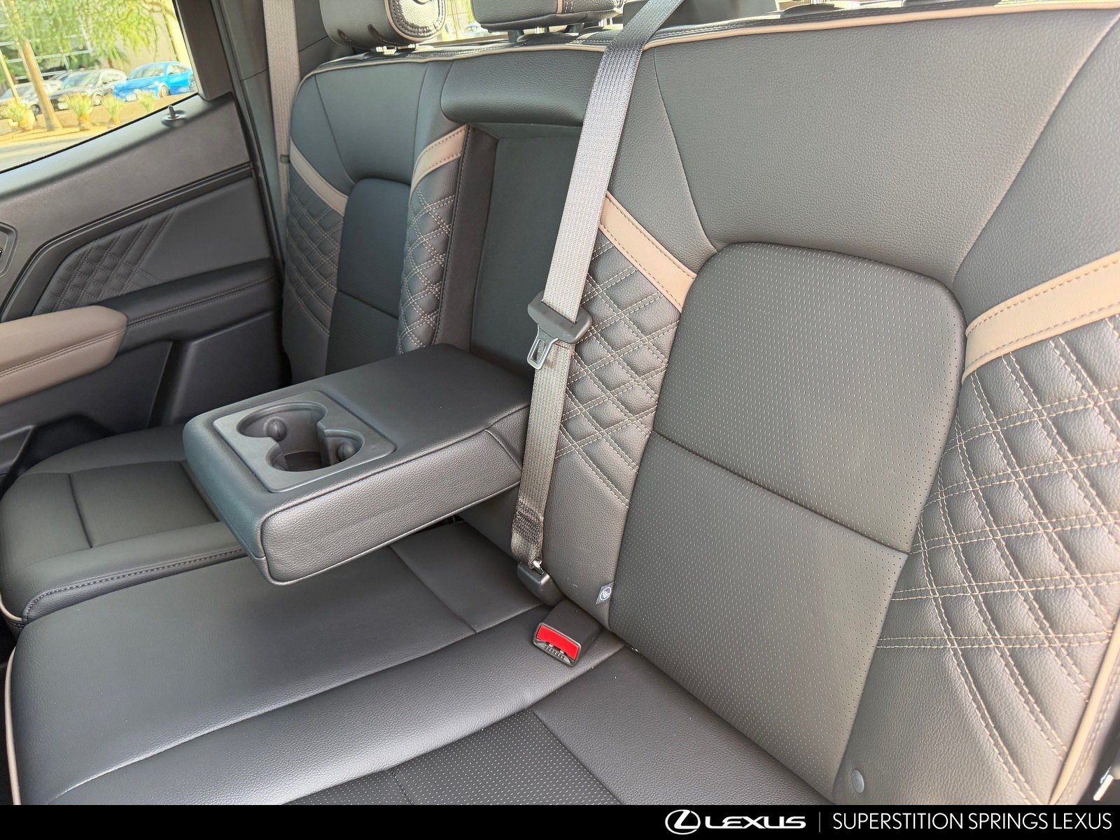 Used 2025 GMC Canyon Denali AWD/4WD image 16