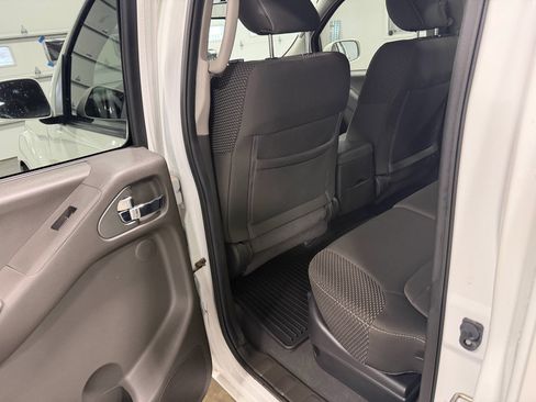 Used 2019 Nissan Frontier PRO-4X image 25