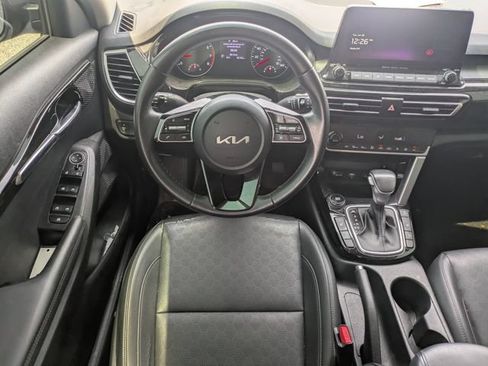 Used 2023 Kia Seltos EX AWD/4WD image 14