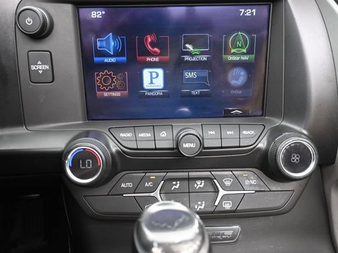 Used 2016 Chevrolet Corvette Stingray Convertible RWD image 16
