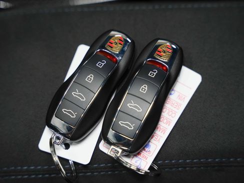 Used 2023 Porsche 718 Cayman GT4 RS RWD image 59