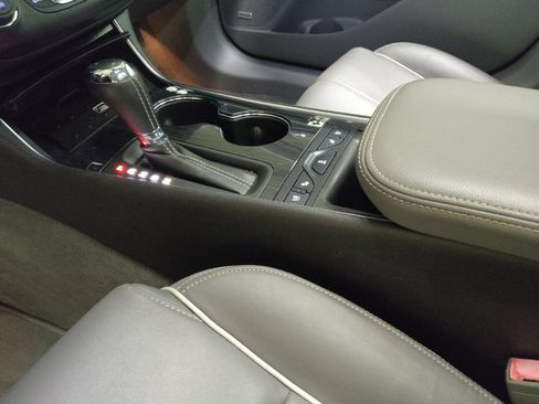 Used 2018 Chevrolet Impala Premier w/ Premier Convenience Package FWD image 26