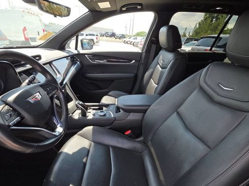 Used 2021 Cadillac XT6 Premium Luxury AWD/4WD image 11