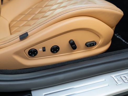 Used 2011 Ferrari California RWD image 28