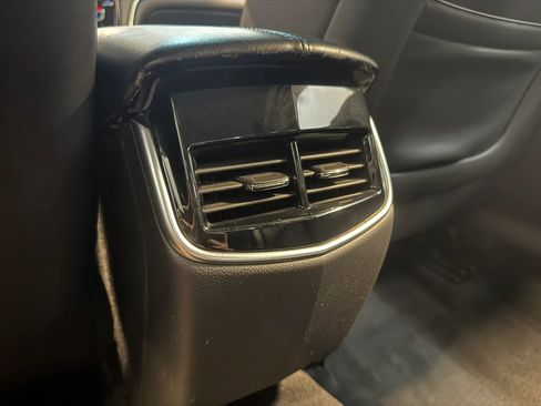Used 2014 Cadillac XTS FWD image 22