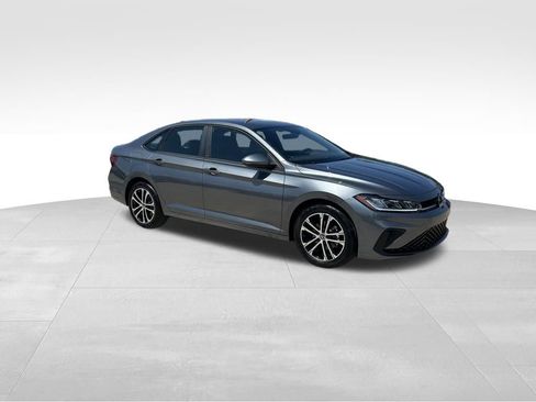Used 2026 Volkswagen Jetta Sport FWD image 7