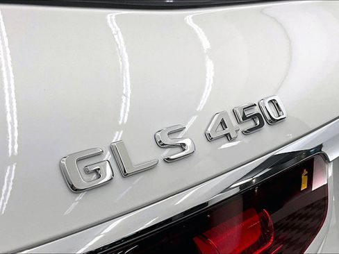 Used 2026 Mercedes-Benz GLS 450 4MATIC image 32