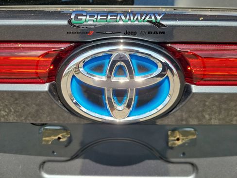 Used 2024 Toyota Venza Limited AWD/4WD image 32