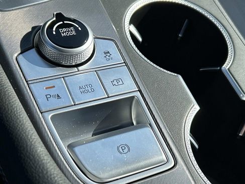 Used 2025 Genesis G70 2.5T w/ Sport Prestige Package image 29