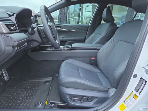 Used 2025 Toyota Camry XSE image 10