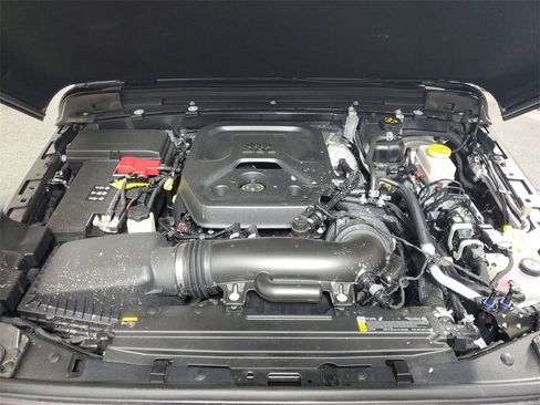 Used 2025 Jeep Wrangler Sport image 9