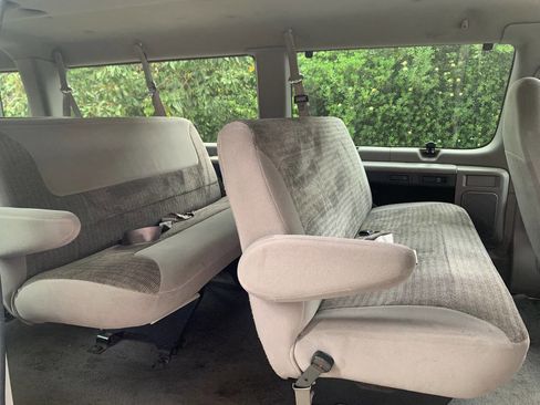 Used 1999 Ford E-350 and Econoline 350 XLT image 17