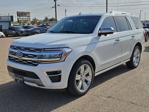 Used 2023 Ford Expedition Platinum RWD image 5
