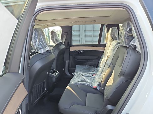 New 2026 Volvo XC90 B5 Core AWD/4WD image 8