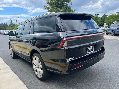 Used 2025 Lincoln Navigator Black Label AWD/4WD image 6