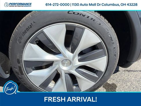 Used 2024 Tesla Model Y Long Range AWD/4WD image 21