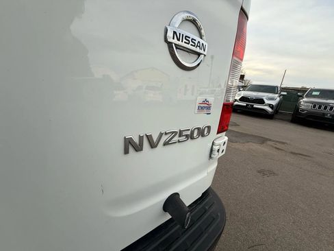Used 2021 Nissan NV 2500 S image 22