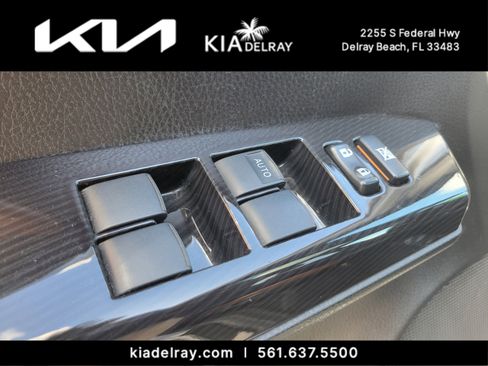 Used 2018 Toyota RAV4 SE w/ Power Extra Value Package image 15