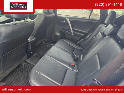 Used 2017 Toyota RAV4 SE image 14
