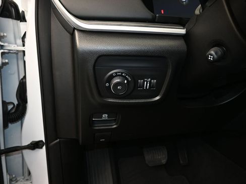 Used 2024 Jeep Grand Cherokee L Limited w/ Luxury Tech Group II AWD/4WD image 12