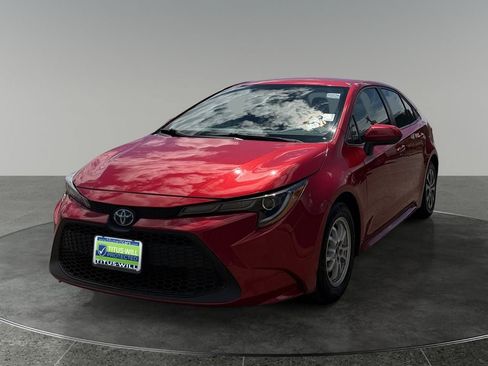 Used 2020 Toyota Corolla LE FWD image 3