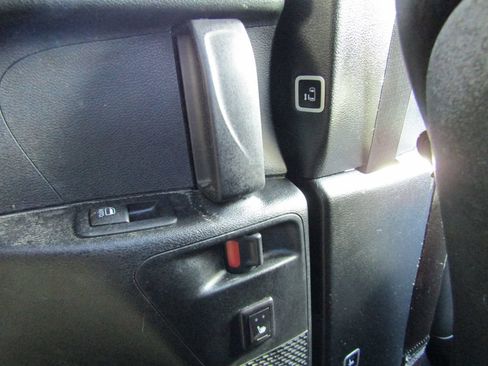 Used 2025 Chrysler Pacifica Limited FWD image 42