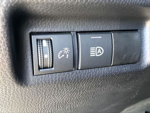 Used 2024 Toyota RAV4 LE FWD image 31