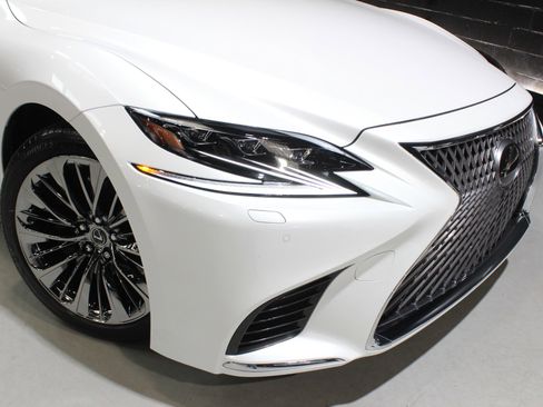 Used 2020 Lexus LS 500 w/ Luxury Package image 11