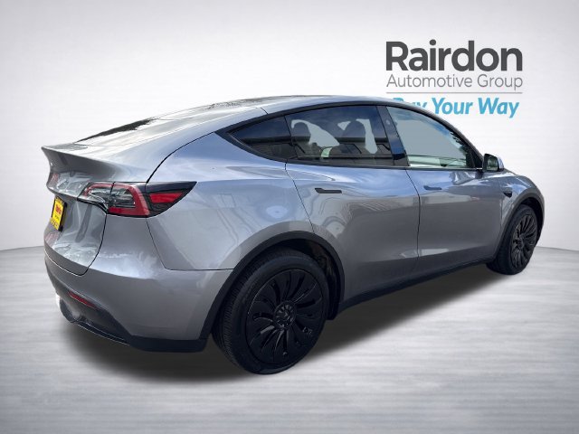 Used 2025 Tesla Model Y Long Range RWD image 7