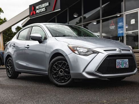 Used 2019 Toyota Yaris L FWD image 1