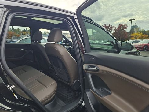 Used 2025 Audi Q6 e-tron Prestige w/ 20" Wheel Package image 14