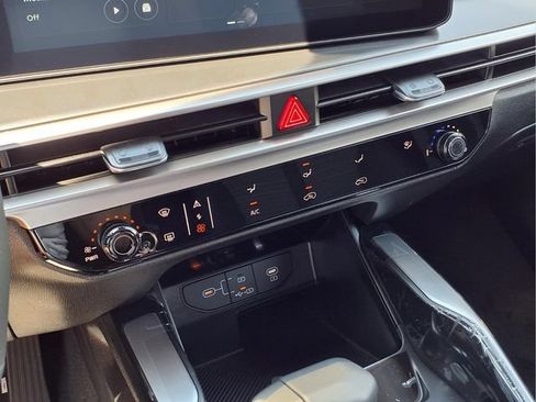 New 2026 Kia Sorento LX FWD image 5