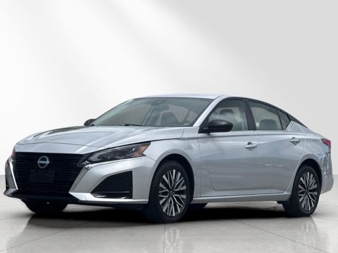 Used 2024 Nissan Altima 2.5 SV AWD/4WD image 8