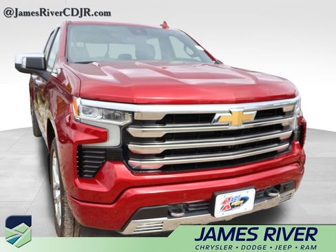 Used 2023 Chevrolet Silverado 1500 High Country w/ Technology Package AWD/4WD image 18