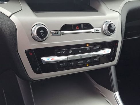 Used 2023 Ford Explorer XLT w/ Equipment Group 202A image 17