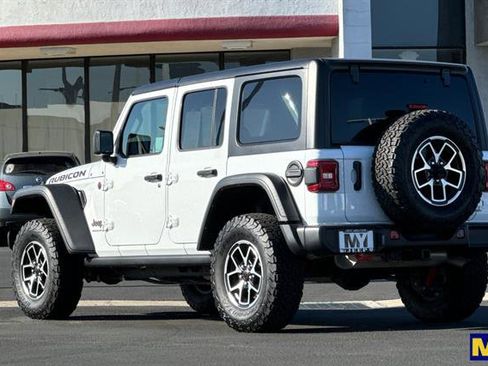 Used 2024 Jeep Wrangler Unlimited Rubicon w/ Technology Group image 6