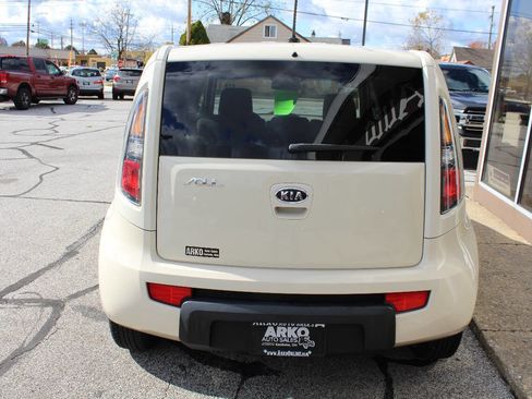 Used 2010 Kia Soul ! image 8