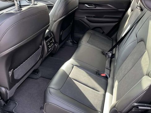 New 2025 Jeep Grand Cherokee 4WD image 18