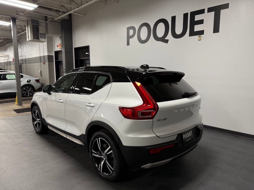Used 2021 Volvo XC40 T5 R-Design AWD/4WD image 6