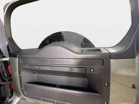 Used 2021 Land Rover Defender 90 First Edition image 36