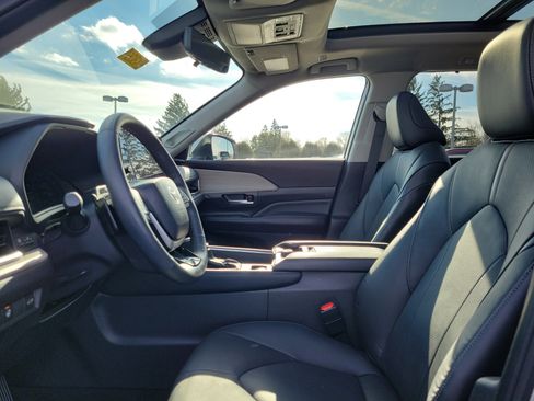 Used 2024 Toyota Grand Highlander Platinum image 15