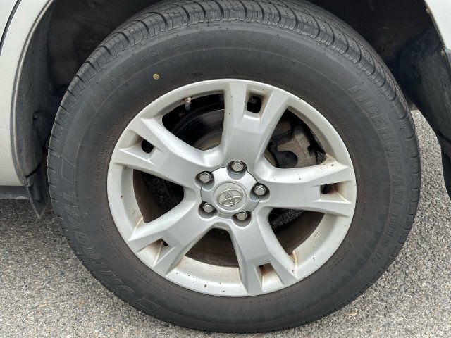 Used 2012 Toyota RAV4 4WD w/ Upgrade Value Pkg image 12