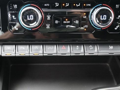 Used 2022 GMC Sierra 1500 Denali AWD/4WD image 24