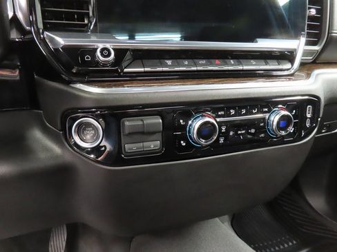 Used 2025 GMC Sierra 2500 SLE image 55